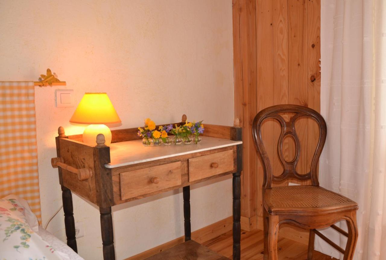 Bed and Breakfast Le Hameau De Robert Boucieu-Le-Roi Exterior foto